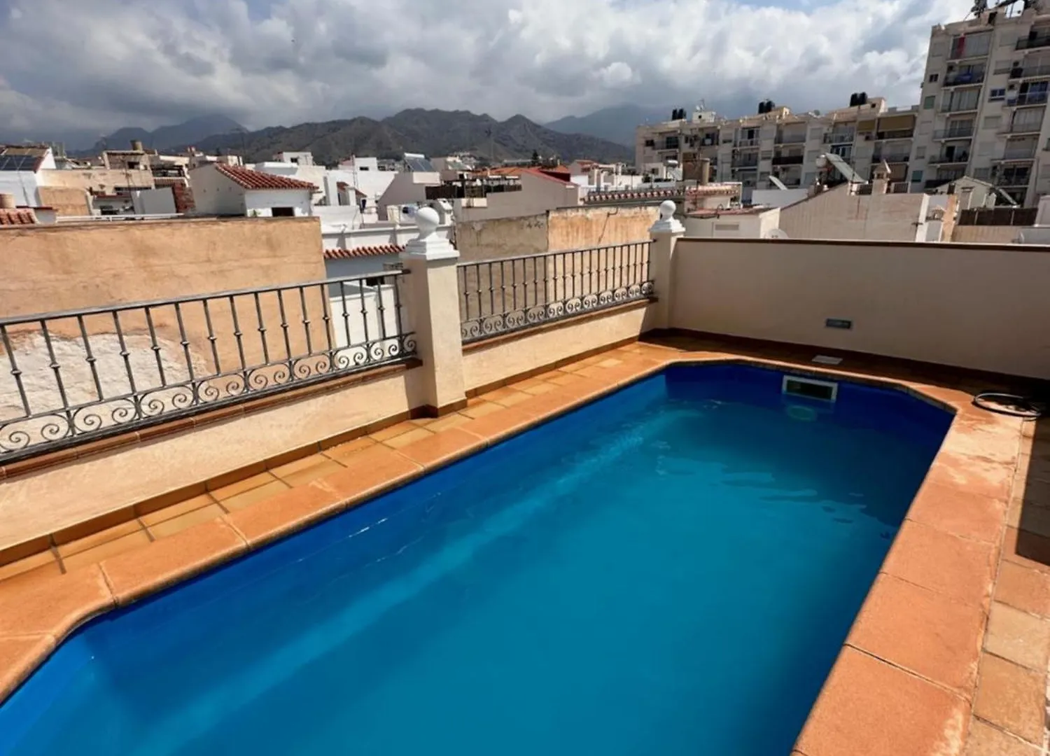 Nyaraló Atico Con Piscina Privada En El Corazon De Nerja! Villa